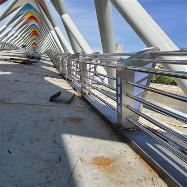 不銹鋼河道護(hù)欄 燈光護(hù)欄